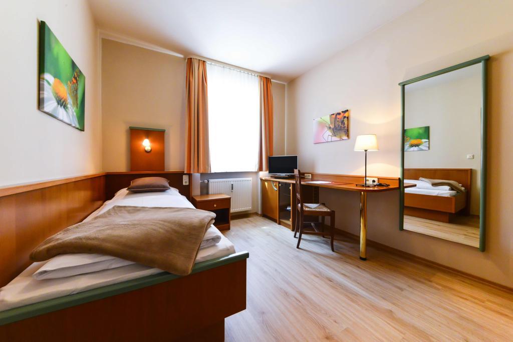 Hotel Boardinghouse Pfarrkirchen Chambre photo