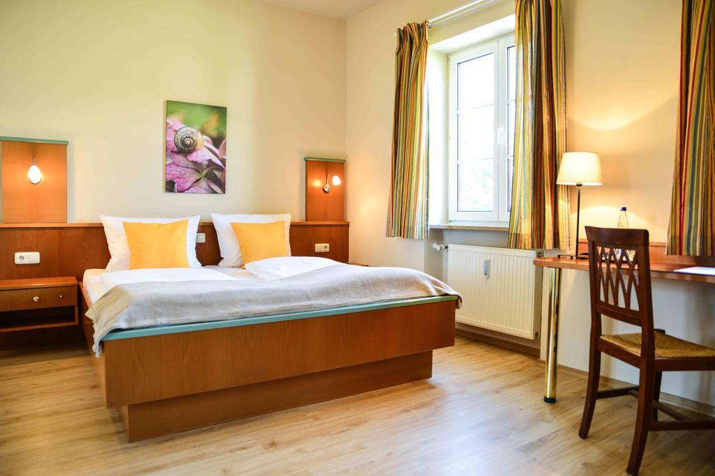 Hotel Boardinghouse Pfarrkirchen Chambre photo