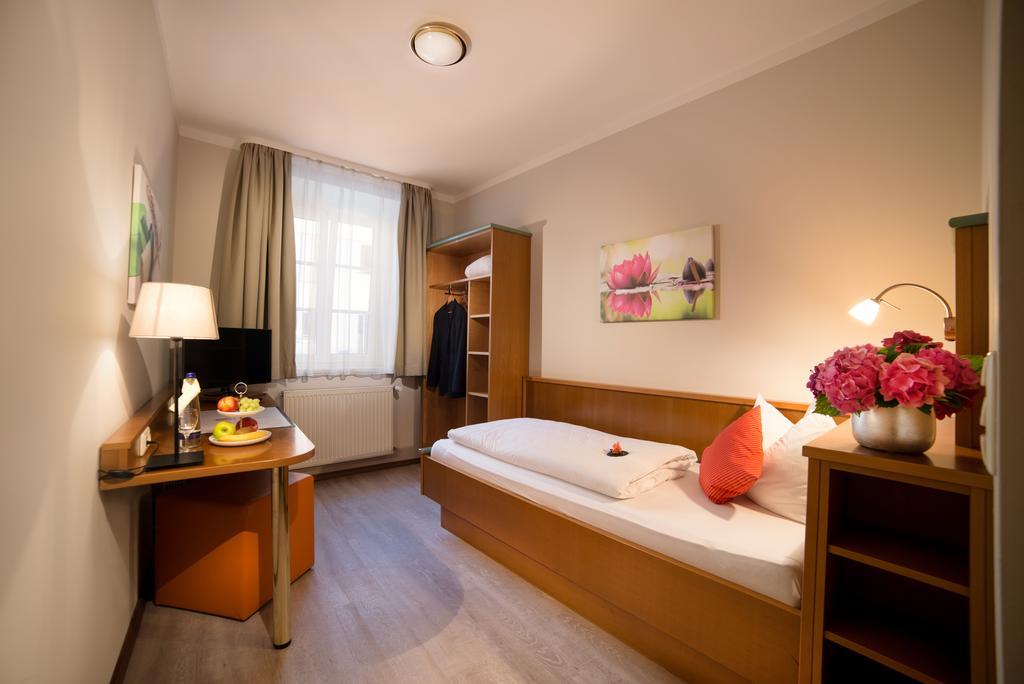 Hotel Boardinghouse Pfarrkirchen Extérieur photo
